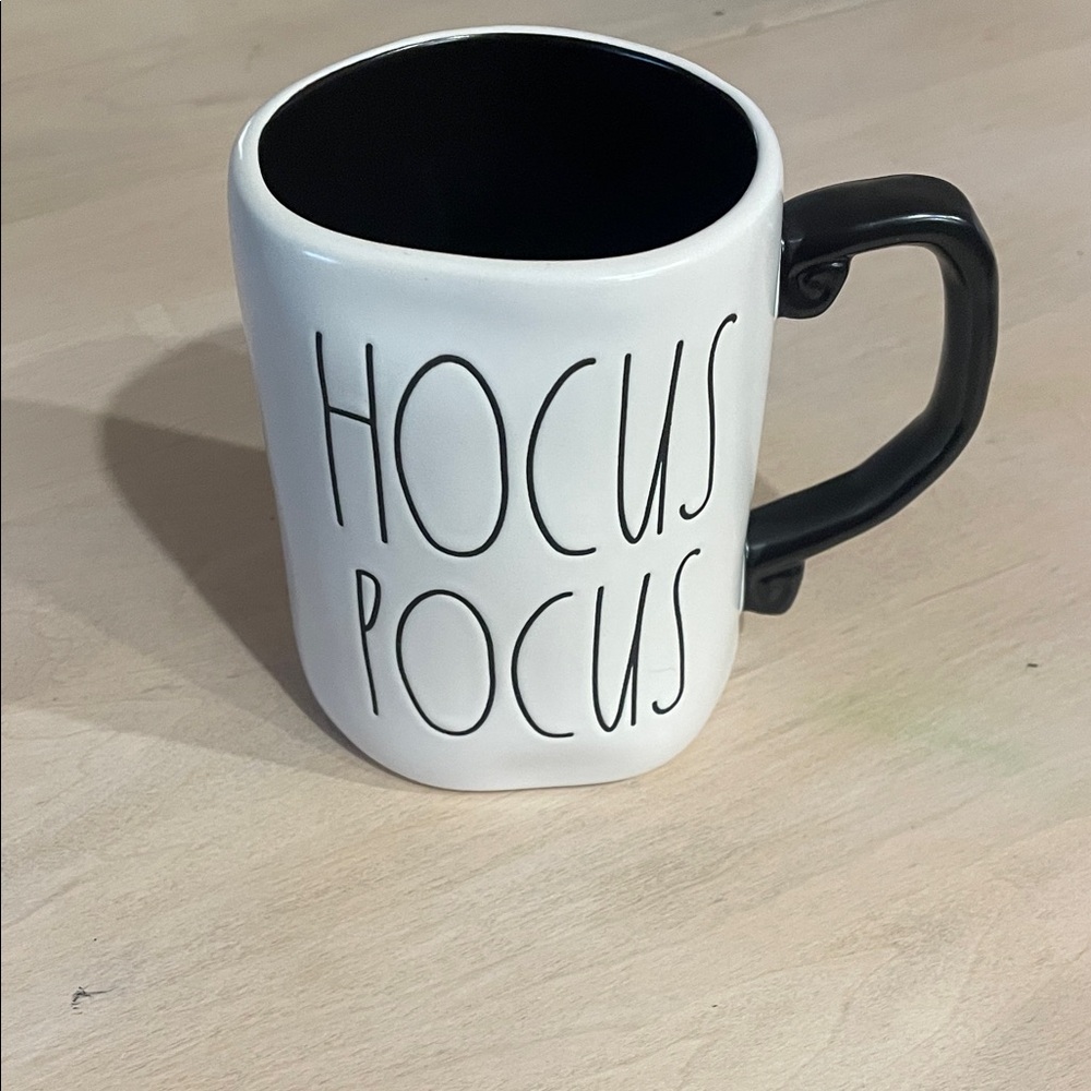Hocus Pocus Halloween mug